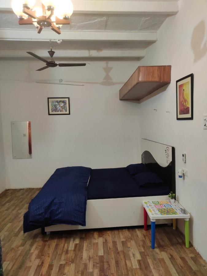 Ira Homestay Mathura - Divine Spiritual Stay ภายนอก รูปภาพ
