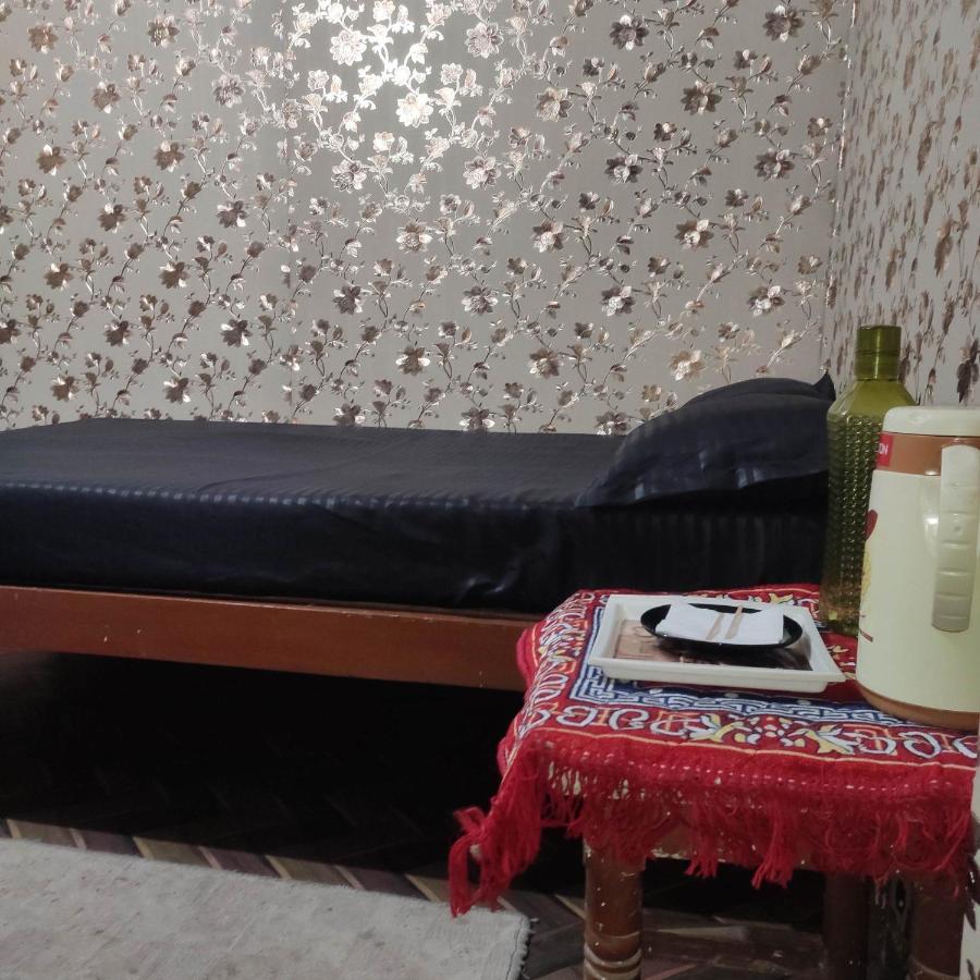 Ira Homestay Mathura - Divine Spiritual Stay ภายนอก รูปภาพ