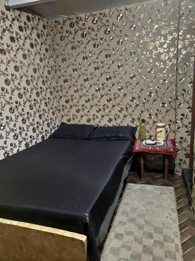 Ira Homestay Mathura - Divine Spiritual Stay ภายนอก รูปภาพ
